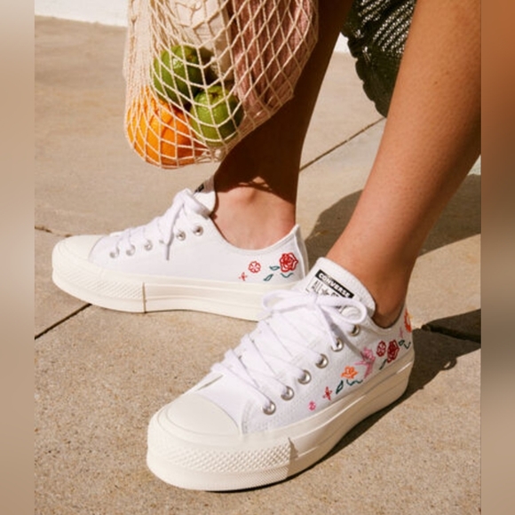 🆕️CHUCK TAYLOR ALL STAR LIFT PLATFORM SUMMER EMBROIDERY SIZE 7 **RUN BIG - Picture 8 of 12
